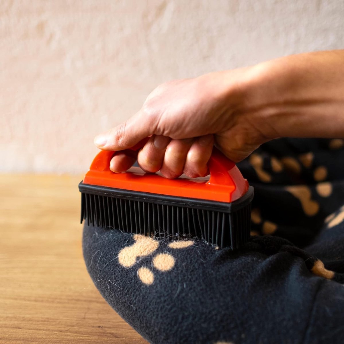 Red Rubber Pet Hair Remover | Dog & Cat Fur from Clothing, Furniture & Car Interiors